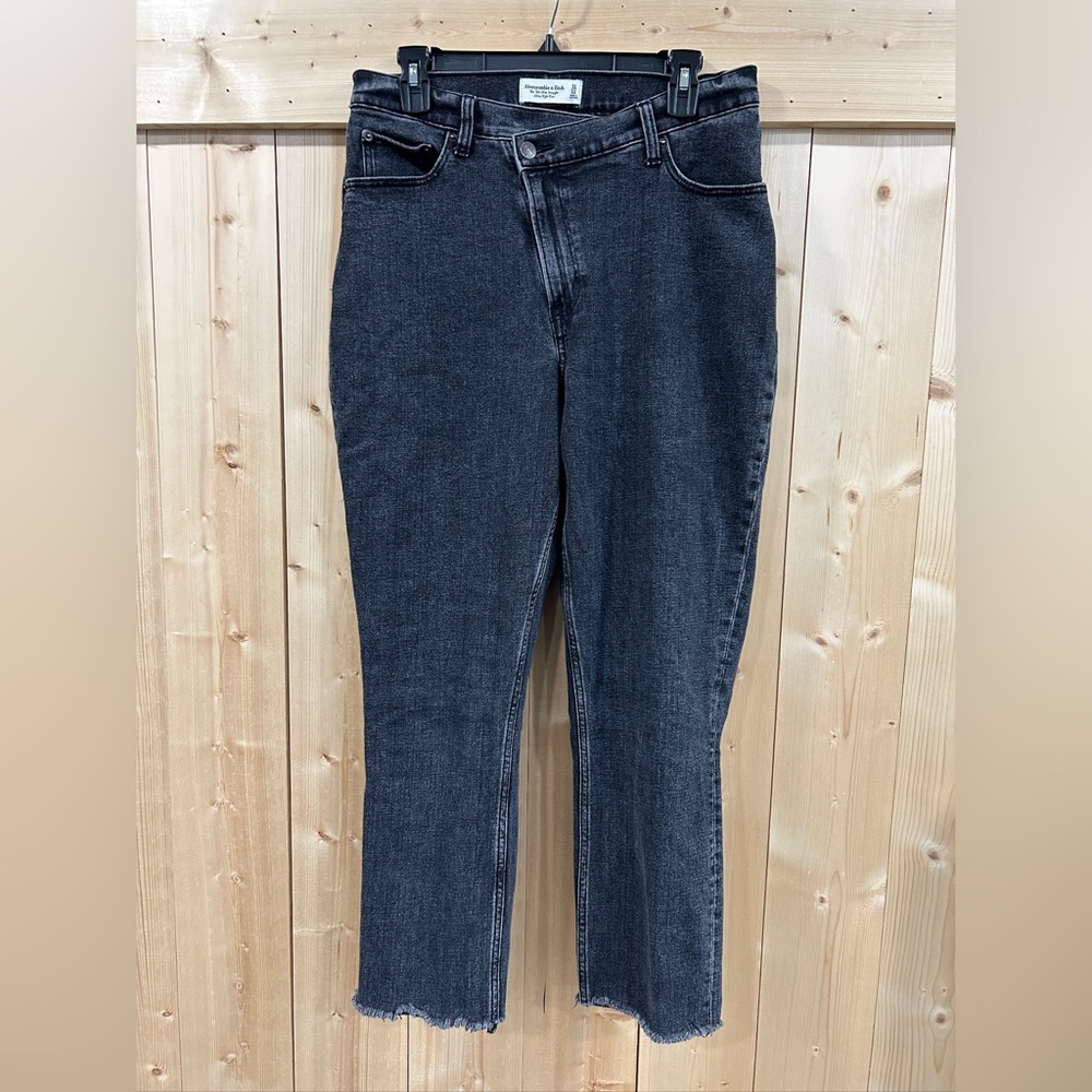 Abercrombie & Fitch Y2K The ‘90s Slim Straight Criss-Cross waist Jeans - 31/12